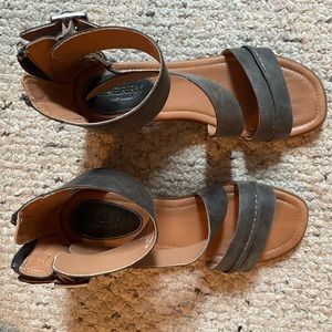 Sperry sandals